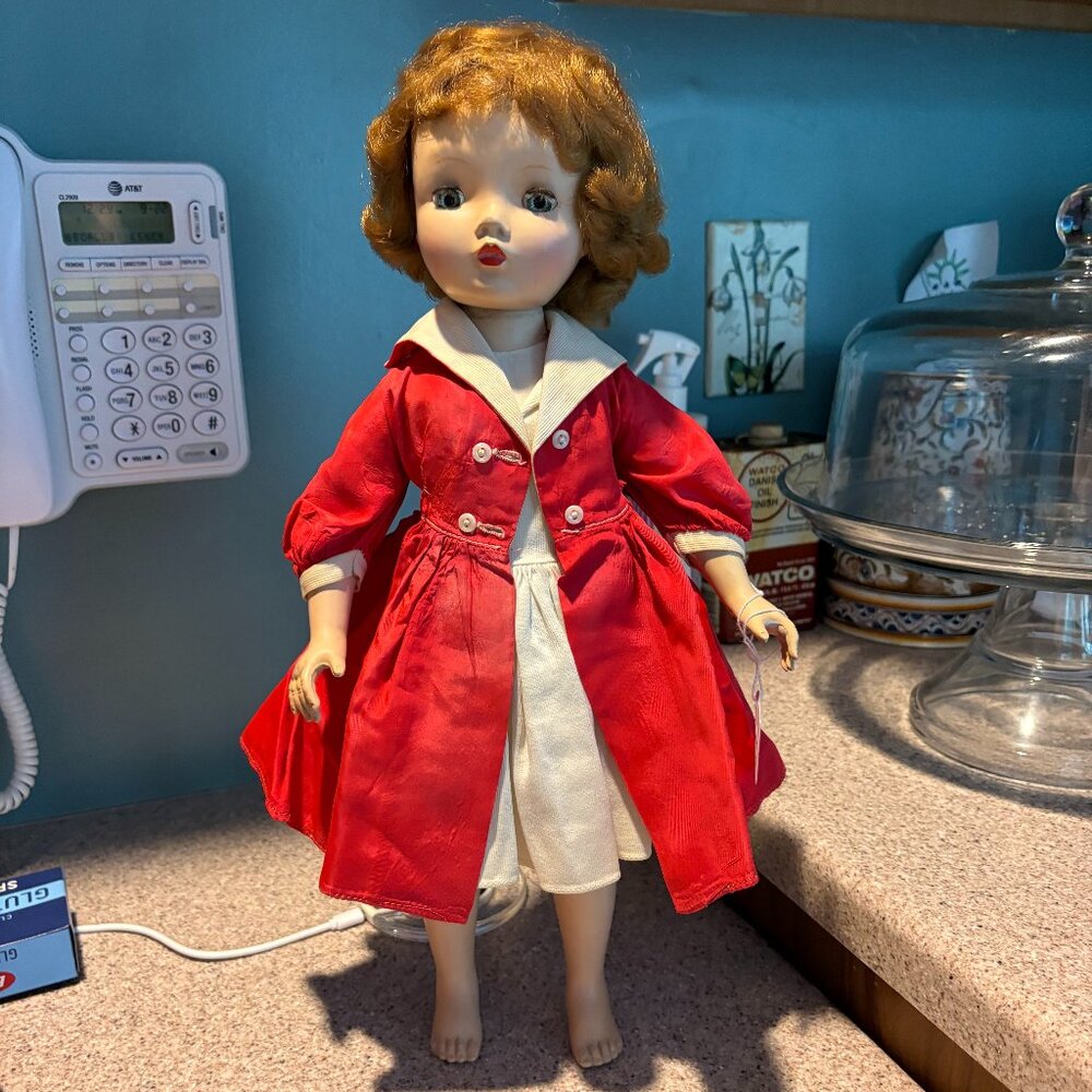 VINTAGE: MADAME ALEXANDER 18" Cissy Face Doll, All Original, from late 1950s